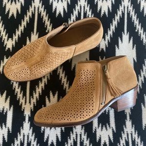 Vionic Booties size 7
